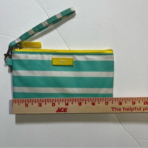 Scout Teal White Yellow Wristlet - Picture 3 of 5